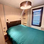 Chalet De Standing A Jullouville: 6 Couchages, Piscine Chauffee, Proche Et Commerces, Wifi Gratuit - Fr-1-361-548 *