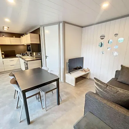 De Standing A Jullouville: 6 Couchages, Piscine Chauffee, Proche Et Commerces, Wifi Gratuit - Fr-1-361-548 *