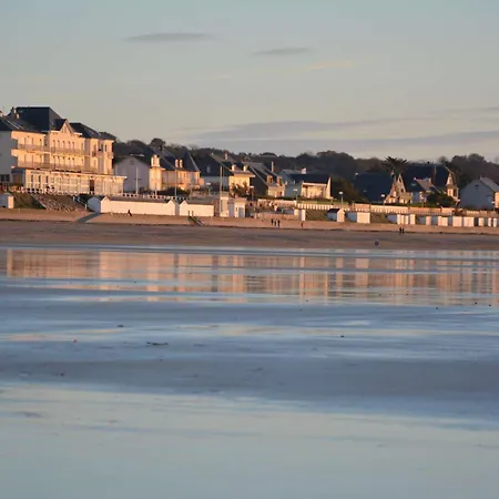 De Standing A Jullouville: 6 Couchages, Piscine Chauffee, Proche Et Commerces, Wifi Gratuit - Fr-1-361-548