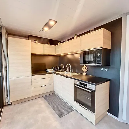 Chalet De Standing A Jullouville: 6 Couchages, Piscine Chauffee, Proche Et Commerces, Wifi Gratuit - Fr-1-361-548 *