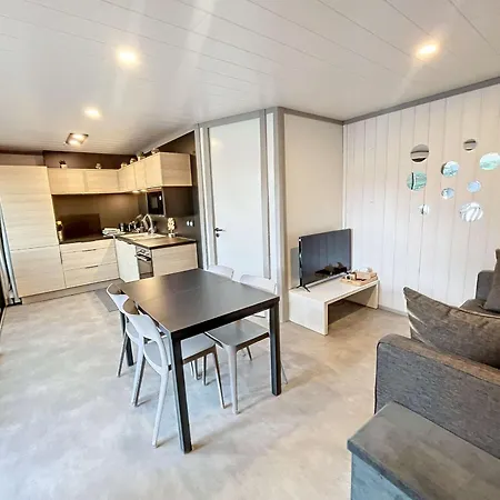 De Standing A Jullouville: 6 Couchages, Piscine Chauffee, Proche Et Commerces, Wifi Gratuit