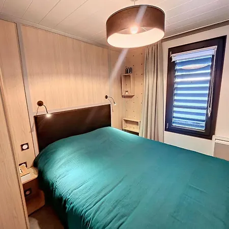 Chalet De Standing A Jullouville: 6 Couchages, Piscine Chauffee, Proche Et Commerces, Wifi Gratuit - Fr-1-361-548 *