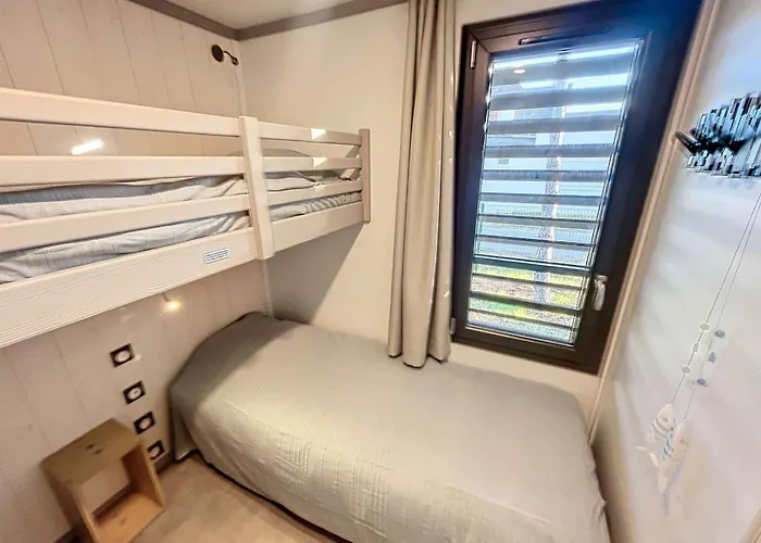 シャレー De Standing A Jullouville: 6 Couchages, Piscine Chauffee, Proche Et Commerces, Wifi Gratuit - Fr-1-361-548 ジュルヴィル・レ・パン