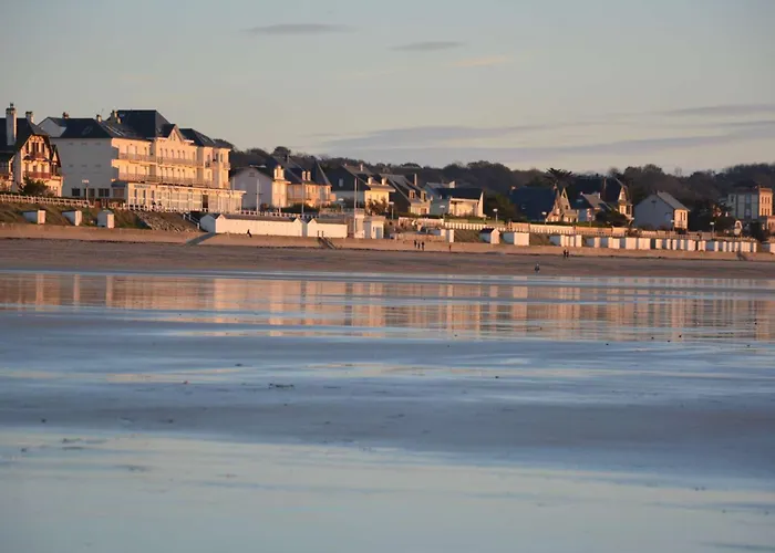 De Standing A Jullouville: 6 Couchages, Piscine Chauffee, Proche Et Commerces, Wifi Gratuit - Fr-1-361-548