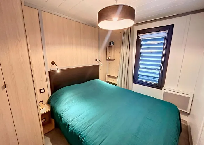 シャレー De Standing A Jullouville: 6 Couchages, Piscine Chauffee, Proche Et Commerces, Wifi Gratuit - Fr-1-361-548